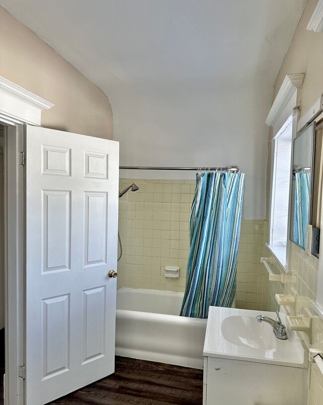 Building Photo - 205 Scammel St