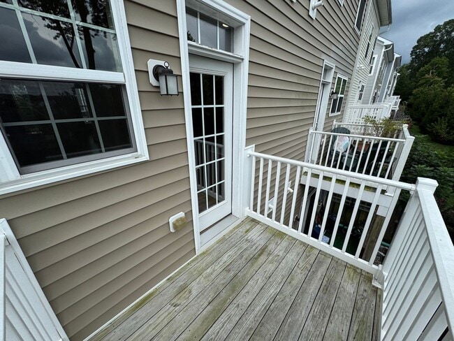 Building Photo - Stylish 3 Bed 3 Bath Townhome With Patio A...