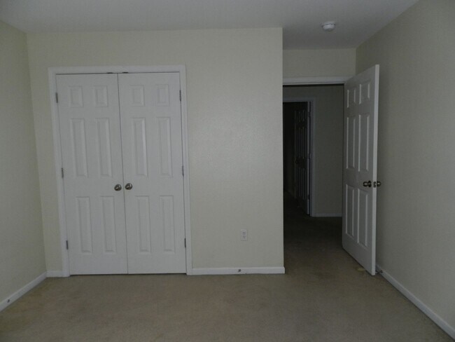 Building Photo - 222 Settlers Pass