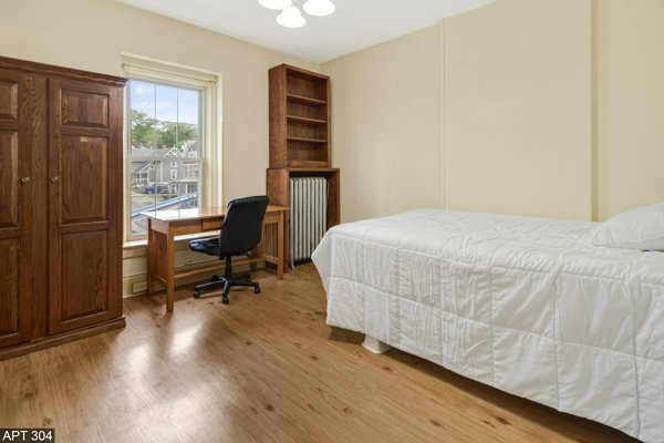 Building Photo - 140 College Ave