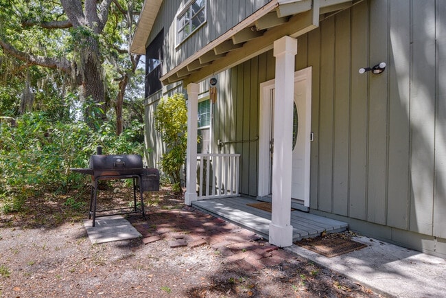 Building Photo - 2960 58th Ave S