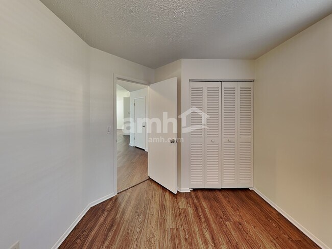 Building Photo - 6707 64th Ln E