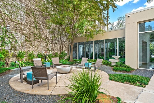 Building Photo - 3333 Allen Pkwy