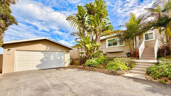 Building Photo - Beautiful Craftsman-style Home with fenced yard space, detached garage and additional parking in ...