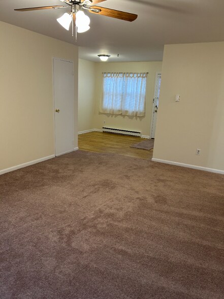 Building Photo - 422 Ringwood Ave