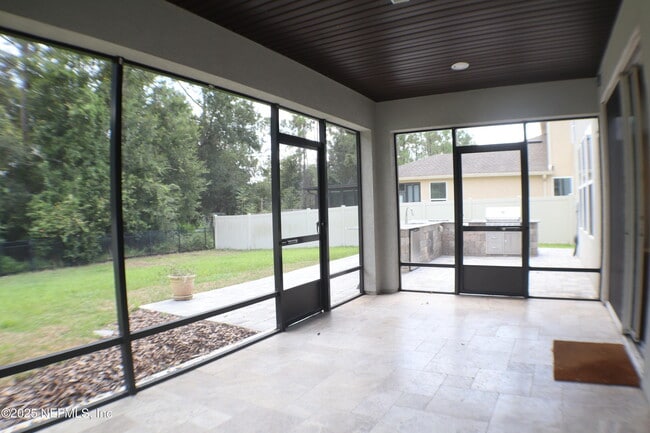 Building Photo - 175 Starlis Pl