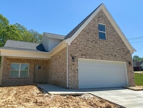 Building Photo - 4 bed, 2.5 bath home built in 2022 in Atoka