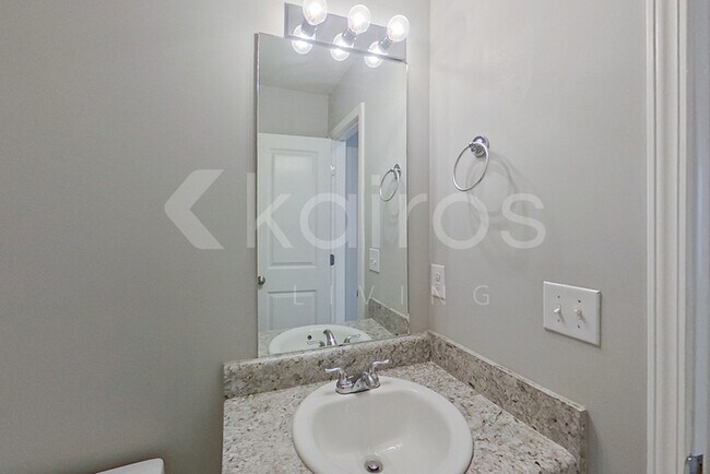 Building Photo - 2592 Catalina Ct