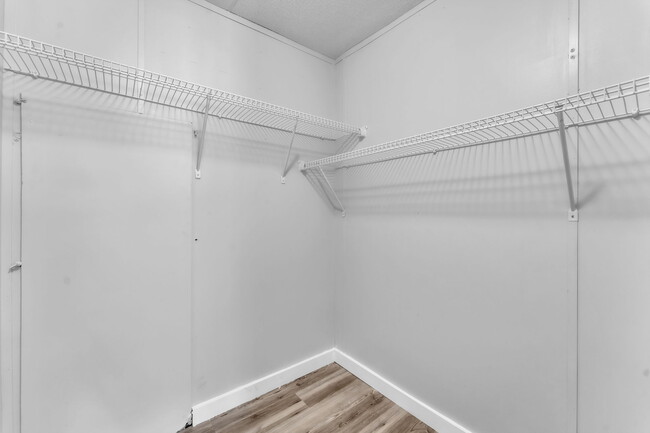 Building Photo - 92 Dryden Ave