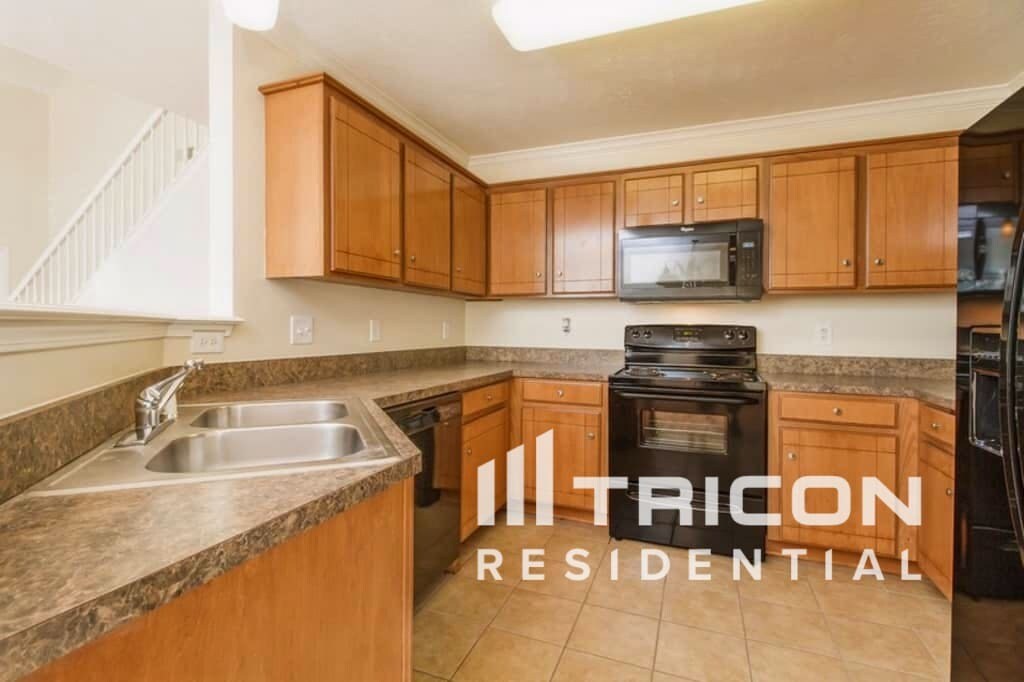 Building Photo - 129 Mary Joe Martin Dr