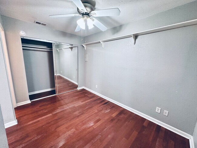 Building Photo - Ground-Floor 1-Bedroom Condo in Gated Community with Pool Access