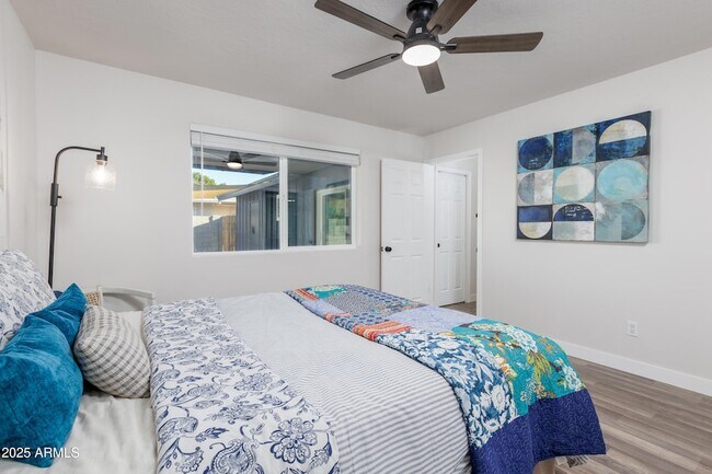 Building Photo - 2936 W Michelle Dr