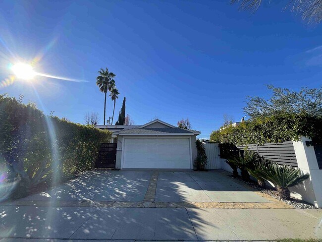 Building Photo - UPGRADED SMART HOME IN PRESTIGIOUS ENCINO VILLAGE!