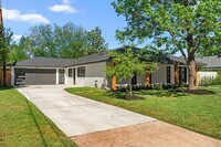 Building Photo - 2506 Briarbrook Dr