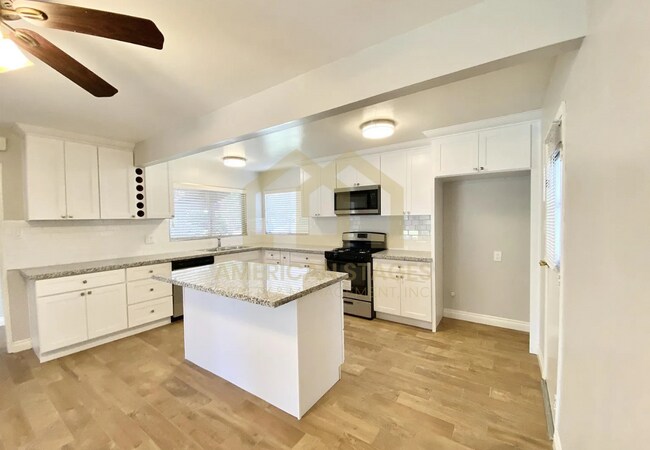 Building Photo - 3502 Hearst Dr