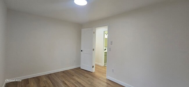 Building Photo - Updated 2 bedroom with a bonus room