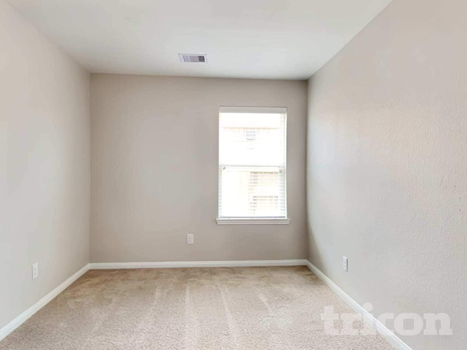 Building Photo - 2402 Regatta Ln