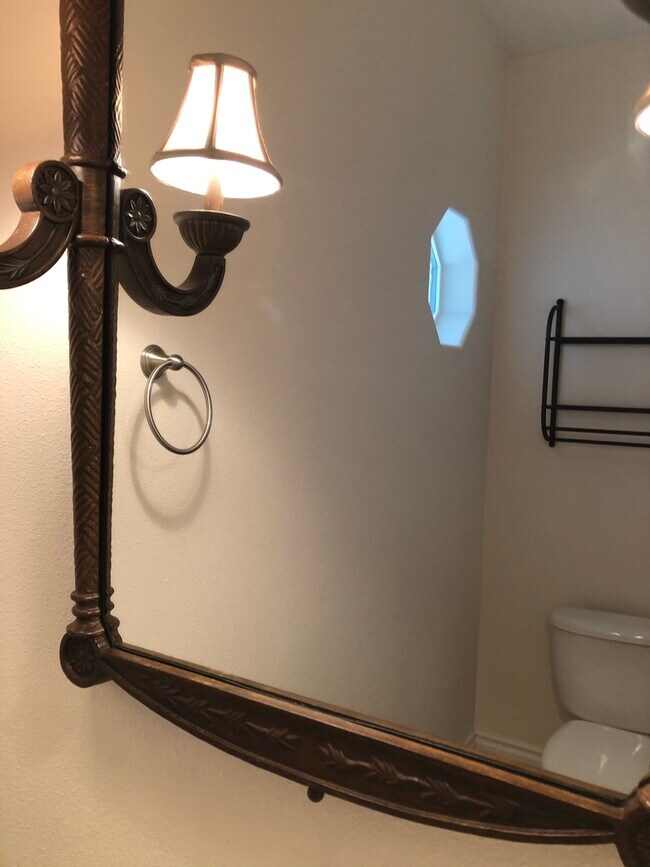 Building Photo - 813 Solano Cir