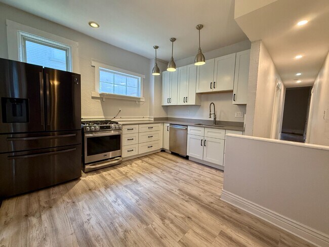 Building Photo - Charming unit for rent in Wash Park!