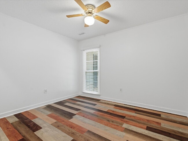 Building Photo - 9437 Fairmead Dr