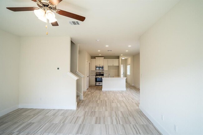 Building Photo - 113 Furlong Dr