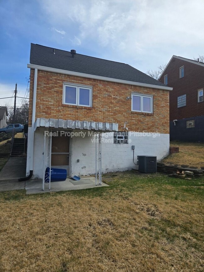 Building Photo - 4744 Lougean Ave