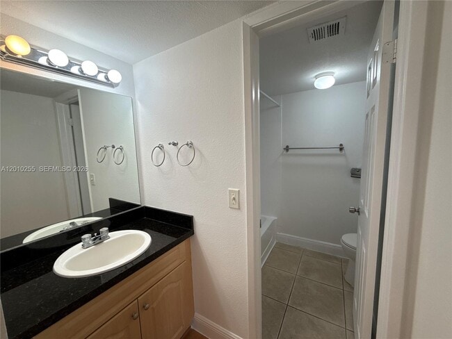 Building Photo - 9979 Nob Hill Ln