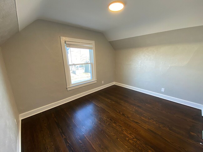 Building Photo - Fully Remodeled 3Bedroom House!