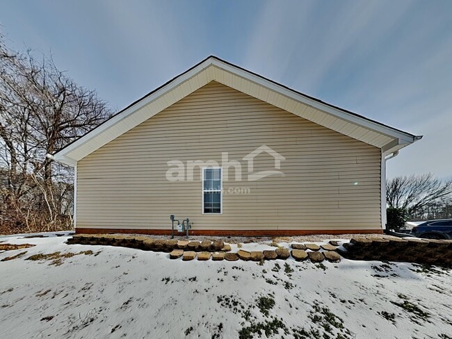 Building Photo - 201 Charlotte Ct