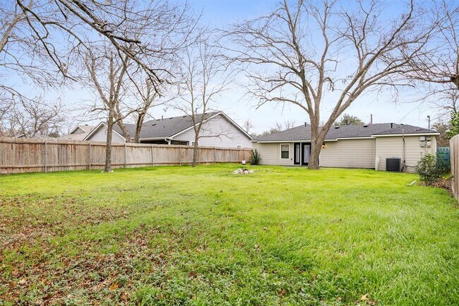 Building Photo - 1118 Fisher St