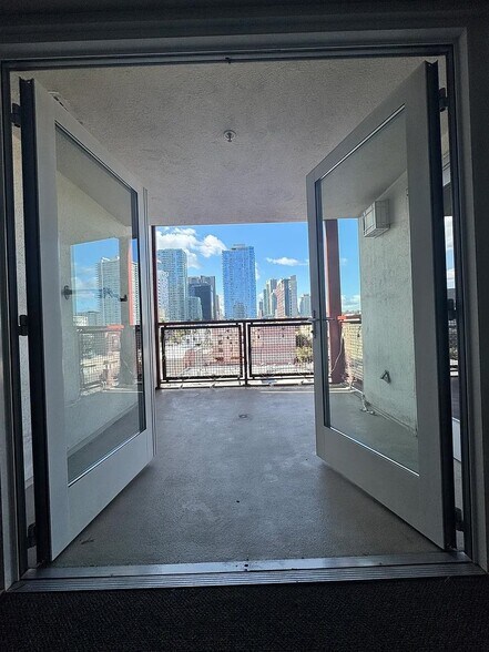 Building Photo - 875 G St