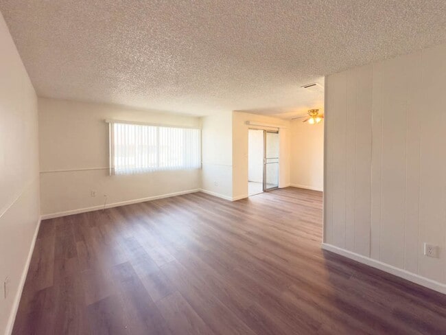 Building Photo - 2 BEDROOM 2 BATH CONDO IN GATED COMMUNITY ...