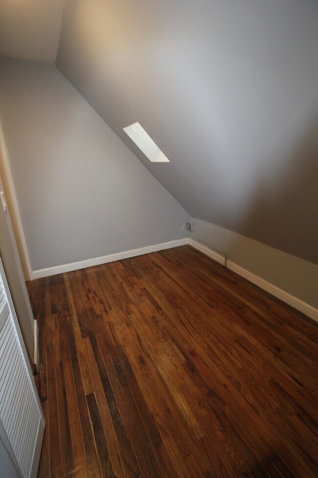 Building Photo - 2963 W Nelson St