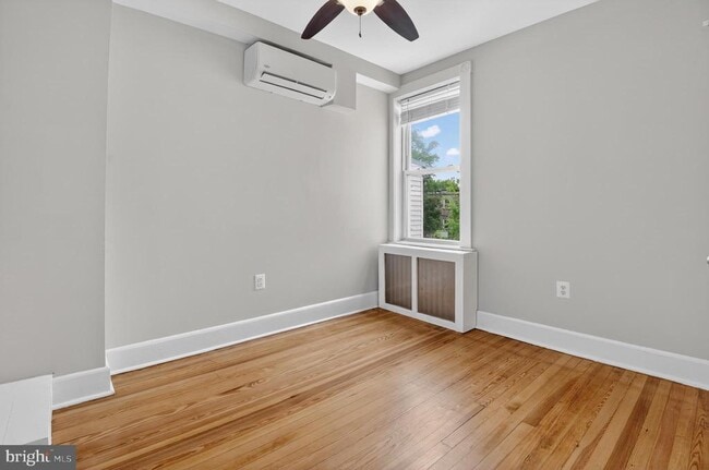 Building Photo - 747 Kentucky Ave SE