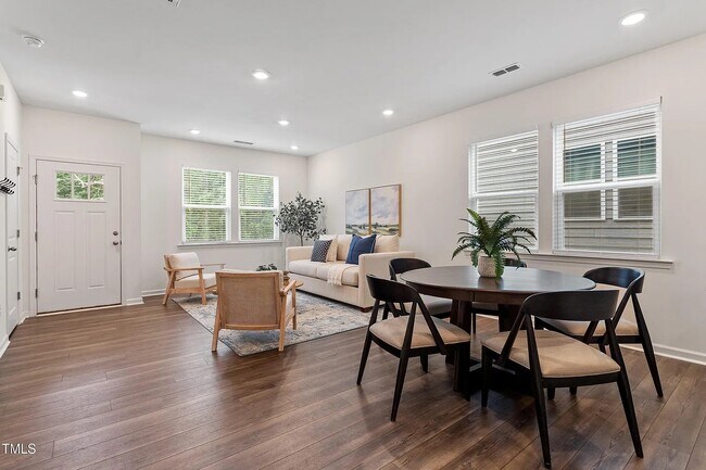 Building Photo - 441 Hacksaw Trl