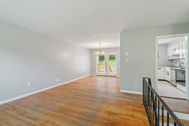 Building Photo - 5201 Aubrey Ln