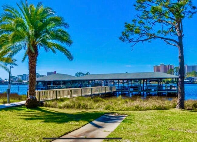 Building Photo - 7813 N Lagoon Dr