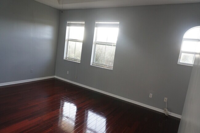 Building Photo - 3919 Passion Flower Rd