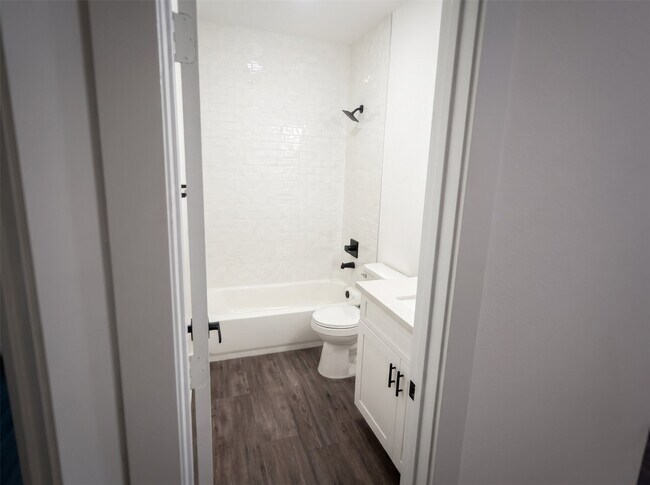 Building Photo - 5838 Beldart St