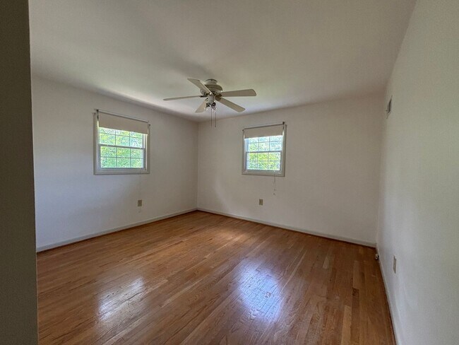 Building Photo - Beautiful Colonial In the Fernwood subdivision in Bethesda