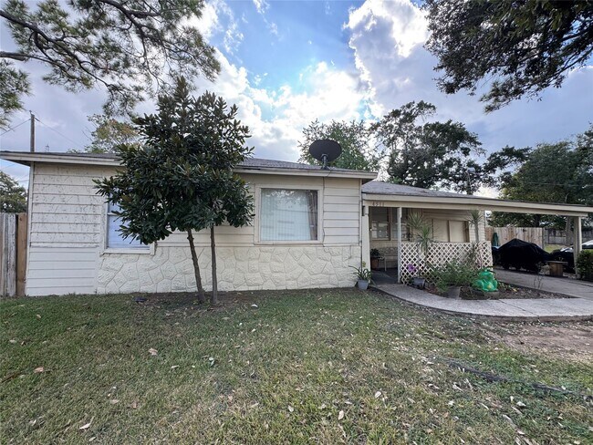 Building Photo - 4511 S Main St