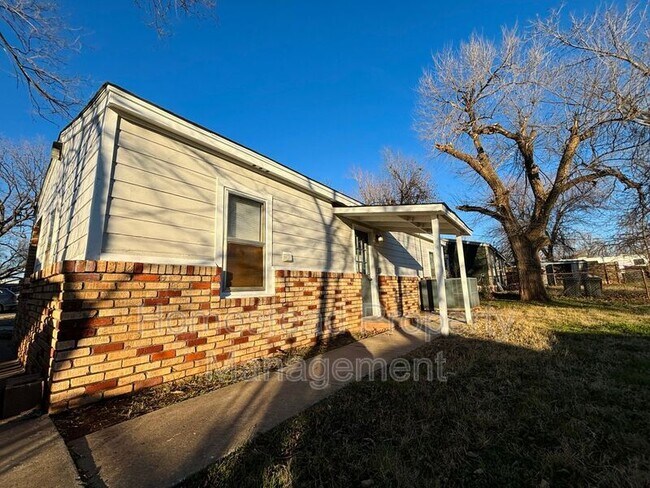 Building Photo - 1006 SE 51st St