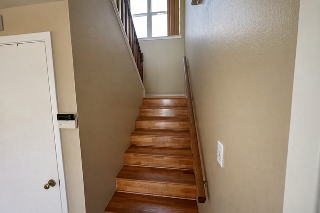 Building Photo - AVAILABLE NOW!