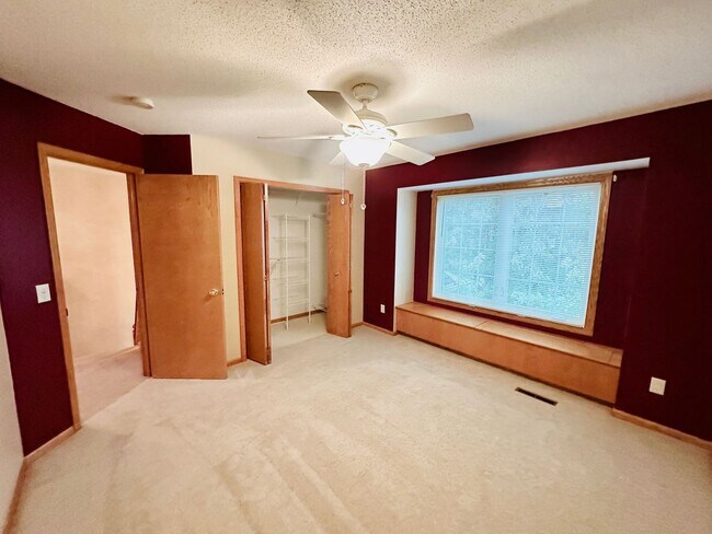 Building Photo - Stunning 6-Bedroom Corner-Lot Home w/ Luxury Finishes & Entertainer’s Layout