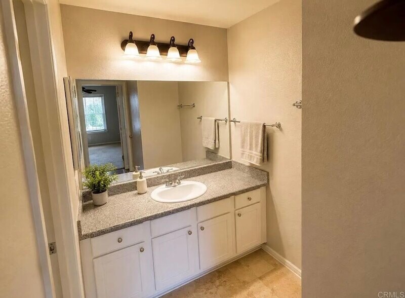 Building Photo - 3550 Lebon Dr