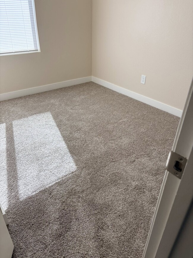 Building Photo - 8626 W Greenbrian Dr