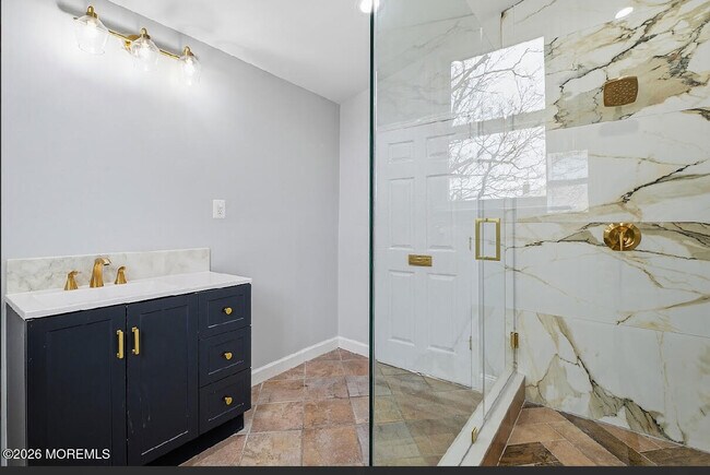 Building Photo - 83 Hennessey St