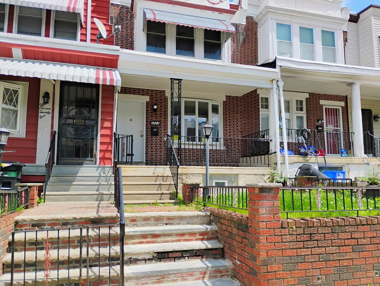 Primary Photo - 5723 N Woodstock St
