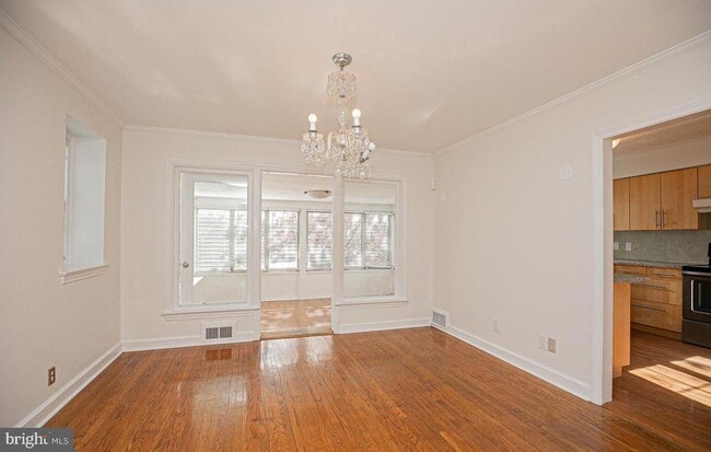 Building Photo - 526 Williams Rd