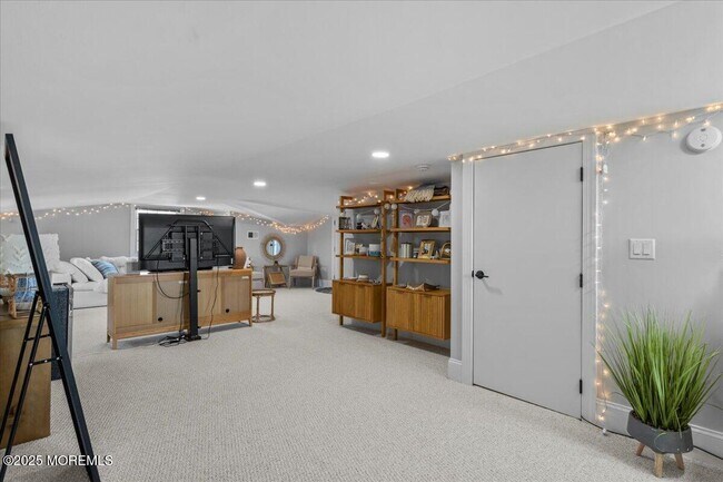 Building Photo - 1613 Ocean Ave